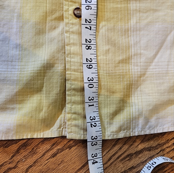 Cabelas 2xl short sleeve button down. Yellow and white. - Picture 8 of 8